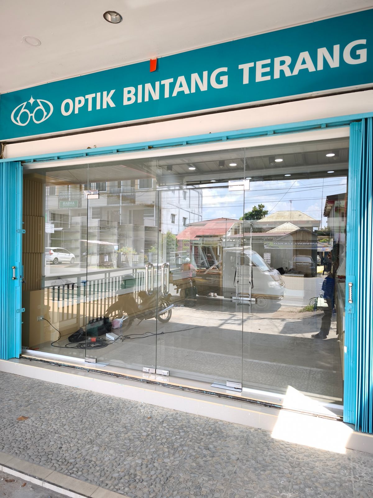Sekat Kaca Optik Pancasila - Dokumentasi Proyek